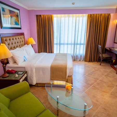Royal Bellagio Hotel Makati City Ngoại thất bức ảnh