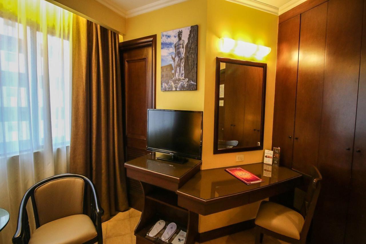Royal Bellagio Hotel Makati City Ngoại thất bức ảnh