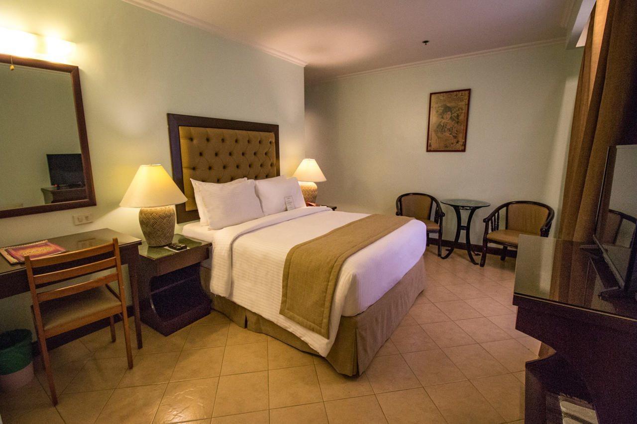 Royal Bellagio Hotel Makati City Ngoại thất bức ảnh