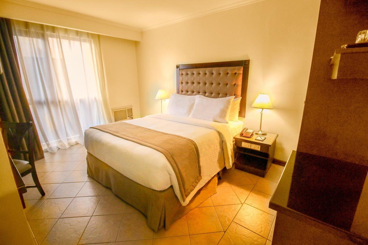 Royal Bellagio Hotel Makati City Ngoại thất bức ảnh