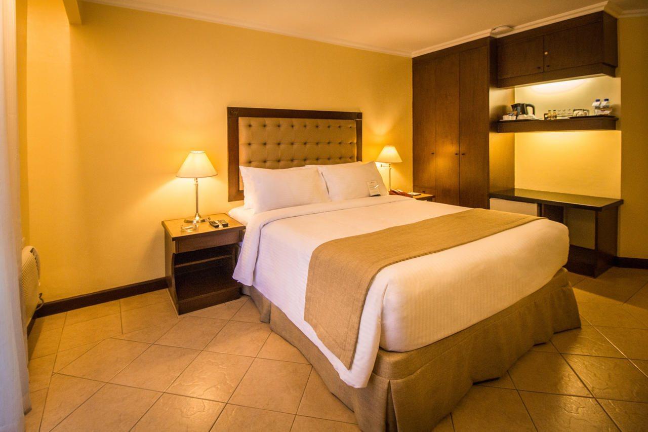 Royal Bellagio Hotel Makati City Ngoại thất bức ảnh