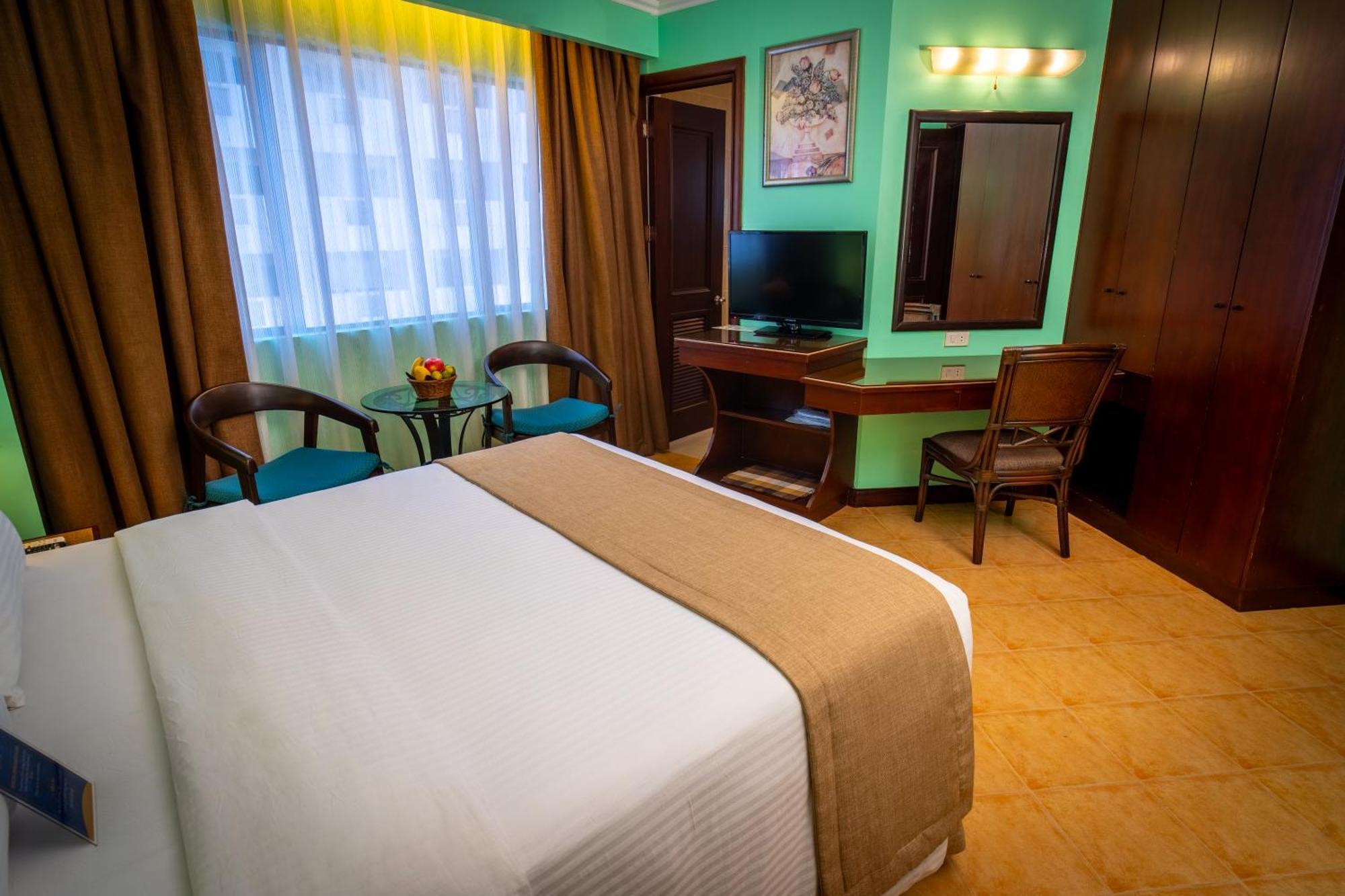Royal Bellagio Hotel Makati City Ngoại thất bức ảnh