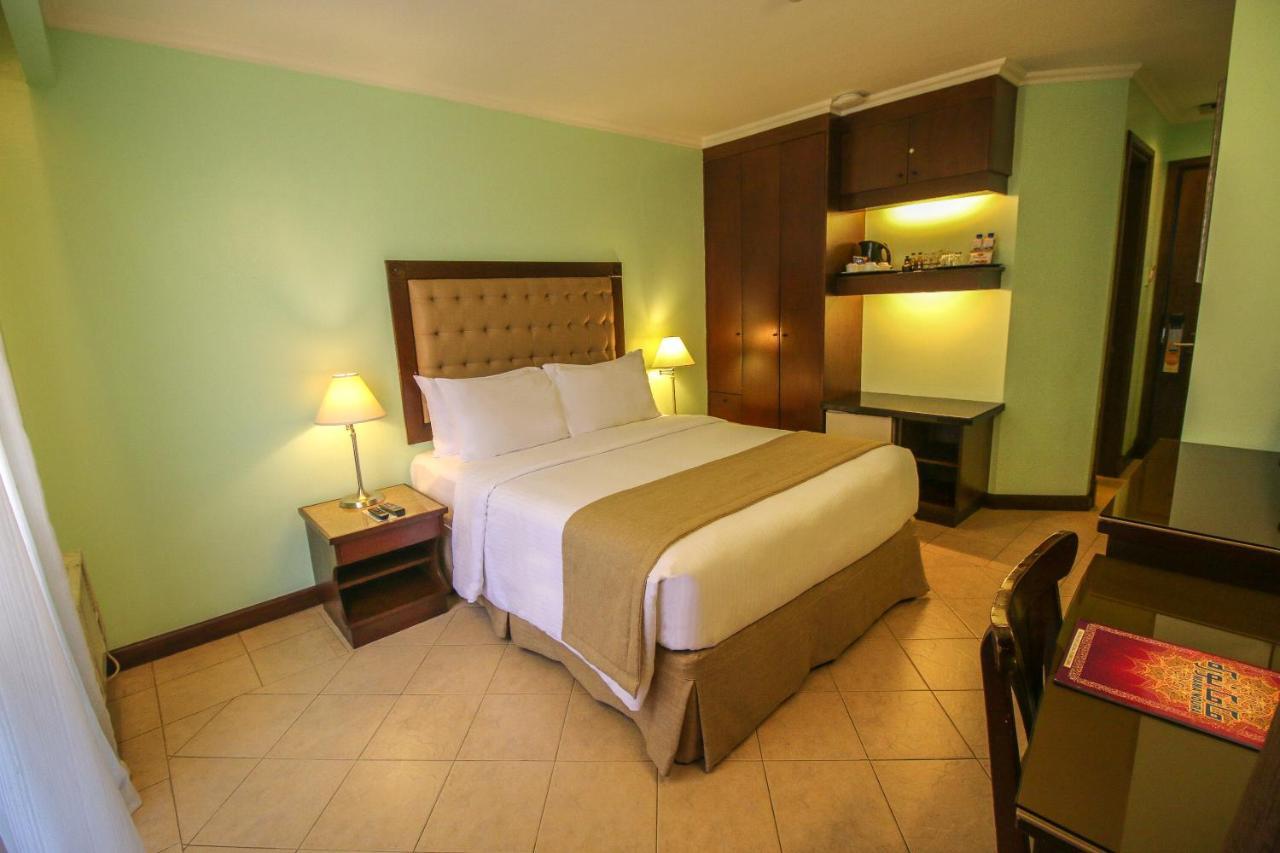 Royal Bellagio Hotel Makati City Ngoại thất bức ảnh