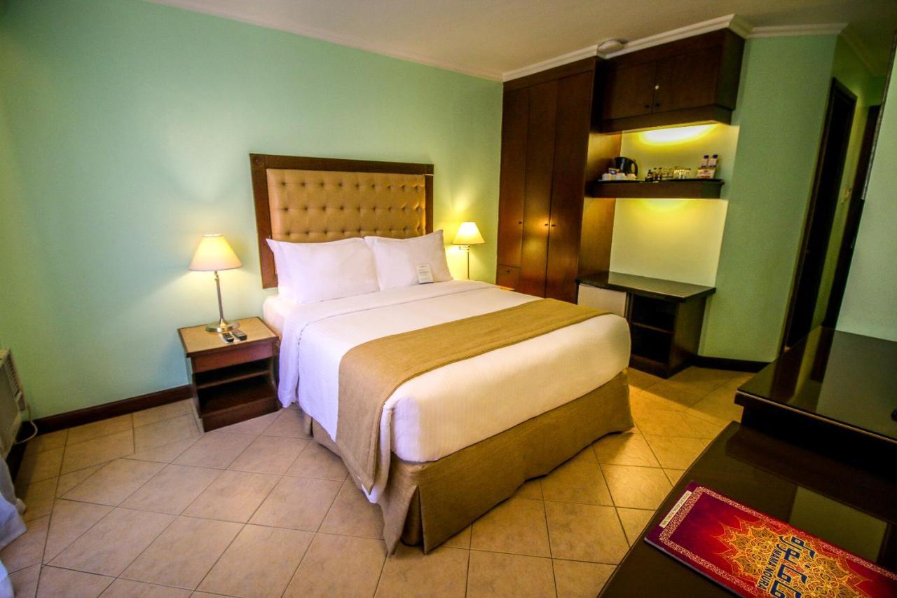 Royal Bellagio Hotel Makati City Ngoại thất bức ảnh