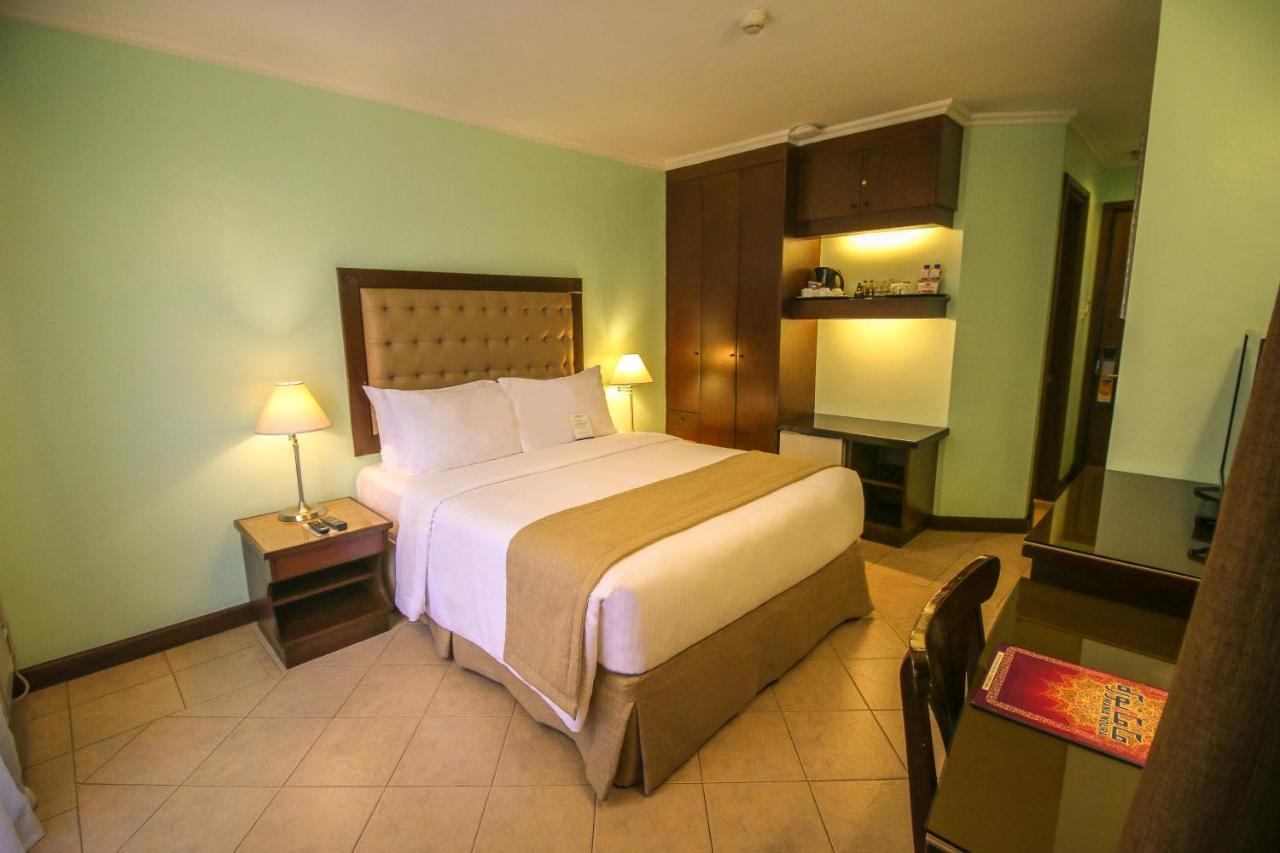 Royal Bellagio Hotel Makati City Ngoại thất bức ảnh